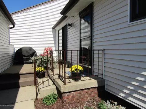 496 Red Cedar Blvd, Williamston, MI 48895 photo 2