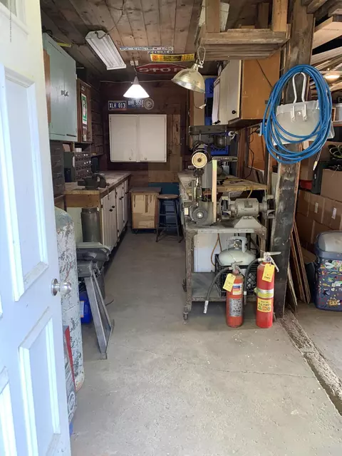 5823 High St, Bath, MI 48808 photo 38