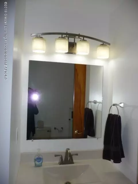 5001 Devonshire Ave, Lansing, MI 48910 photo 8