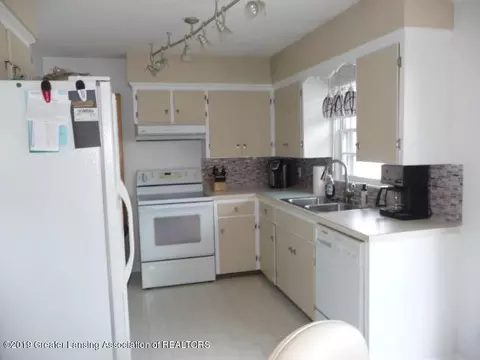 5001 Devonshire Ave, Lansing, MI 48910 photo 14