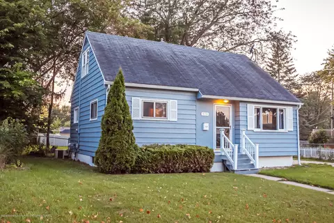 919 Pendleton Dr, Lansing, MI 48917 photo 1