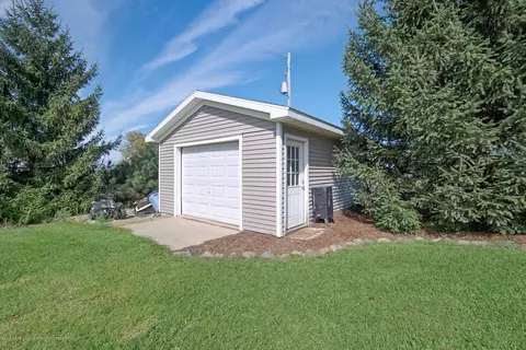 4013 E Taft Rd, Saint Johns, MI 48879 photo 9