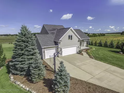 4013 E Taft Rd, Saint Johns, MI 48879 photo 2