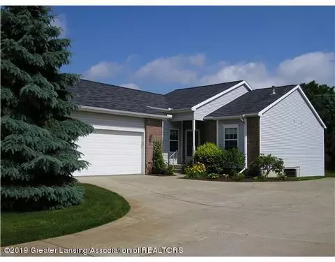 1232 Calumet Cir, Dewitt, MI 48820 photo 1