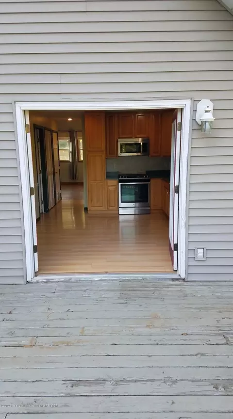8481 Lansing Ave, Jackson, MI 49201 photo 3