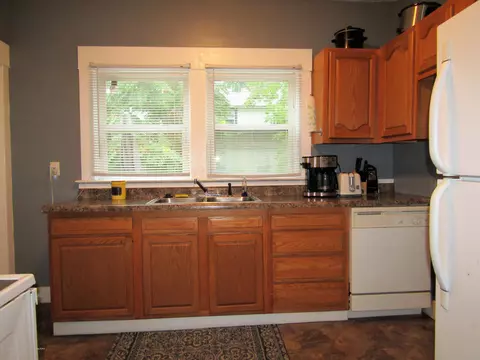 427 W Maple St, Lansing, MI 48906 photo 9
