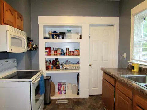 427 W Maple St, Lansing, MI 48906 photo 10
