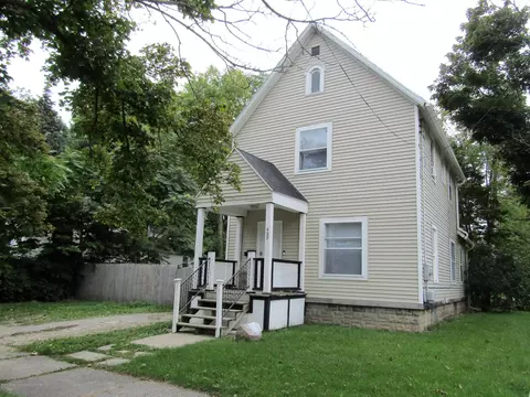427 W Maple St, Lansing, MI 48906 photo 1