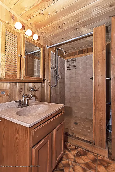 5149 Clark Rd, Bath, MI 48808 photo 5