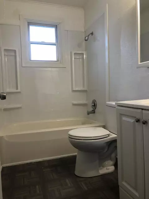 549 E Paulson St, Lansing, MI 48906 photo 10