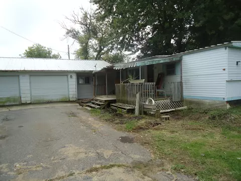 461 Jackson St, Sunfield, MI 48890 photo 2