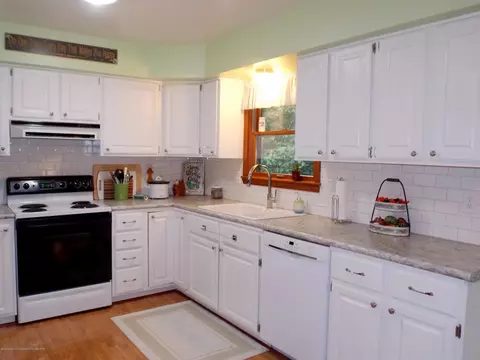 14085 W Howe Rd, Eagle, MI 48822 photo 2