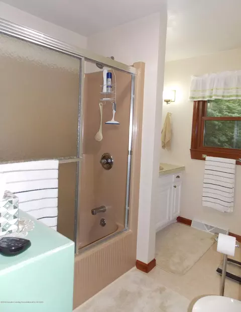 14085 W Howe Rd, Eagle, MI 48822 photo 28