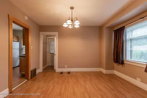 554 E Cavanaugh Rd, Lansing, MI 48910 photo 4
