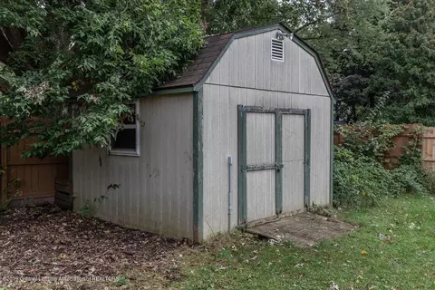 554 E Cavanaugh Rd, Lansing, MI 48910 photo 24