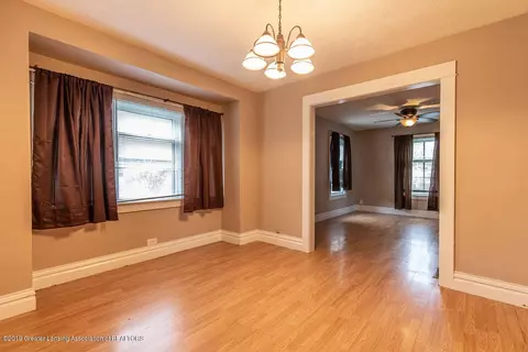 554 E Cavanaugh Rd, Lansing, MI 48910 photo 3