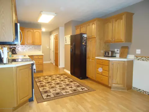 14275 Chandler Rd, Bath, MI 48808 photo 3