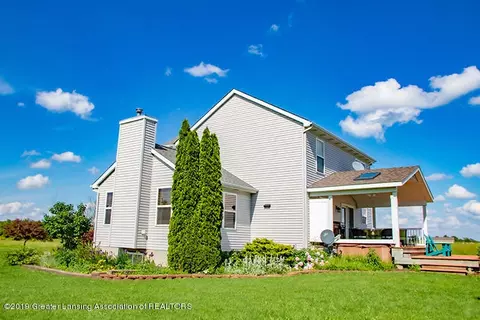 10623 W Howe Rd, Eagle, MI 48822 photo 3