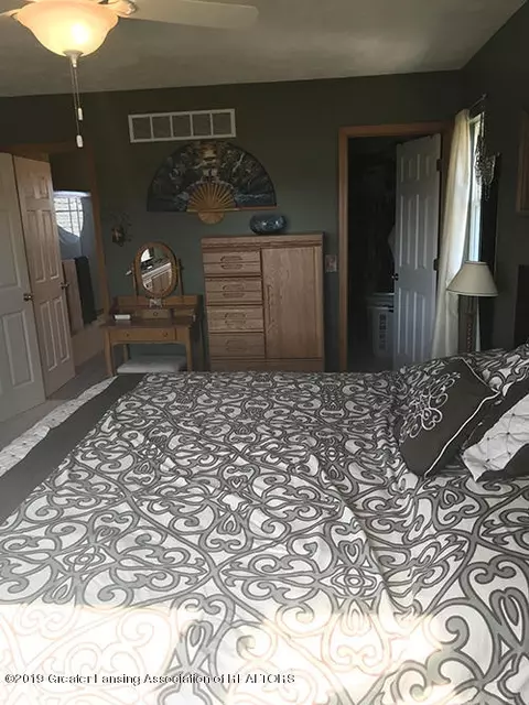 10623 W Howe Rd, Eagle, MI 48822 photo 21