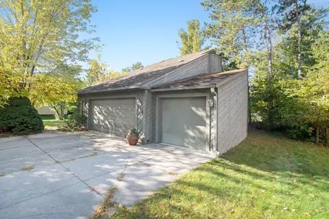 706 E Geneva Dr, Dewitt, MI 48820 photo 35