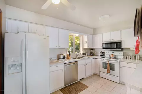 706 E Geneva Dr, Dewitt, MI 48820 photo 5