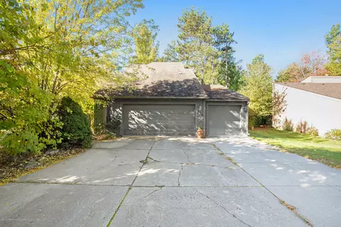 706 E Geneva Dr, Dewitt, MI 48820 photo 33