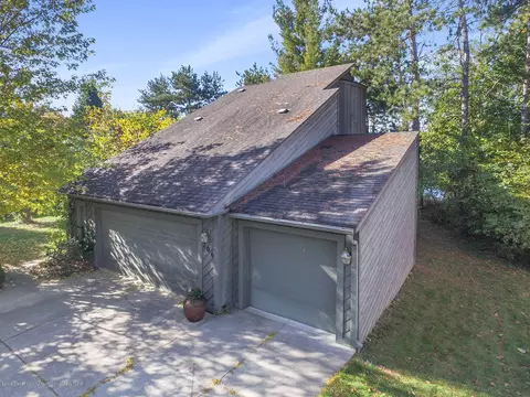 706 E Geneva Dr, Dewitt, MI 48820 photo 3