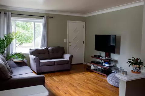 2105 Alpha St, Lansing, MI 48910 photo 2