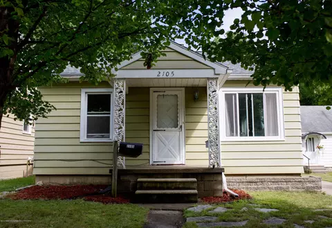 2105 Alpha St, Lansing, MI 48910 photo 1