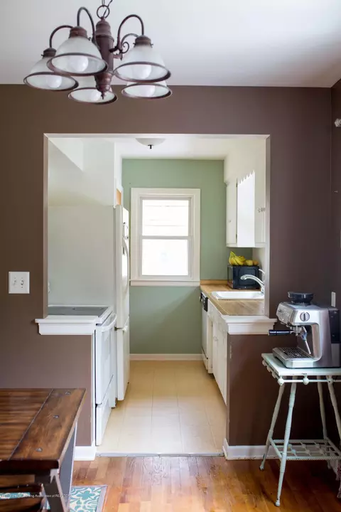 2105 Alpha St, Lansing, MI 48910 photo 7