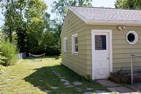 2105 Alpha St, Lansing, MI 48910 photo 14