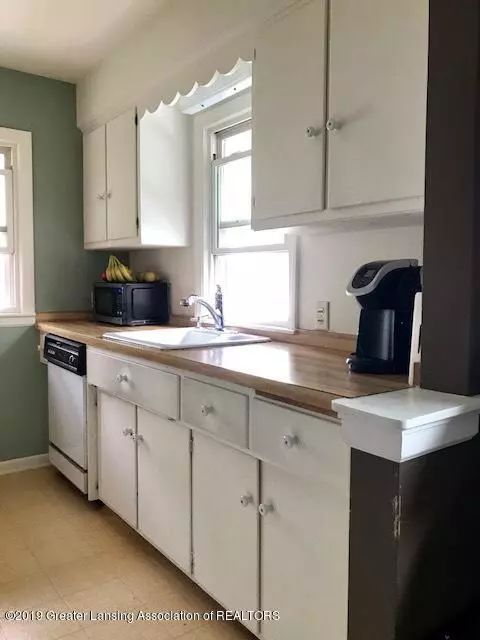 2105 Alpha St, Lansing, MI 48910 photo 5