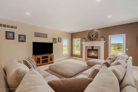 5340 W Howe Rd, Dewitt, MI 48820 photo 9
