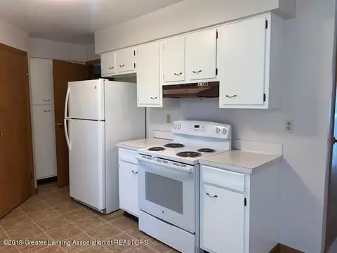 815 N Spring St, Saint Johns, MI 48879 photo 2