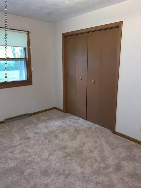 815 N Spring St, Saint Johns, MI 48879 photo 10
