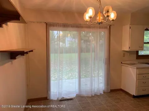 815 N Spring St, Saint Johns, MI 48879 photo 5