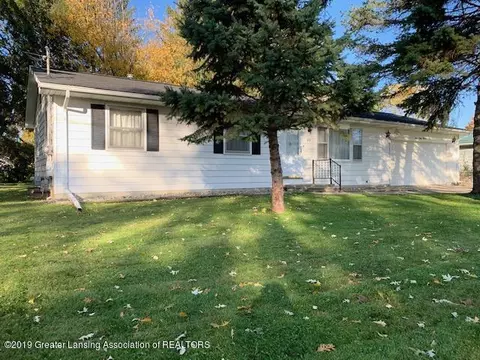 815 N Spring St, Saint Johns, MI 48879 photo 1