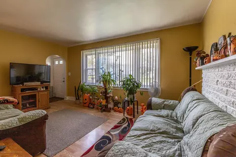 358 N Dibble Ave, Lansing, MI 48917 photo 4