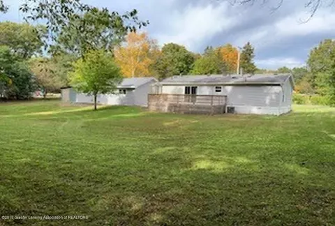 5538 Ann Dr, Bath, MI 48808 photo 2