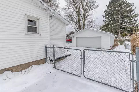 202 N Logan St, Dewitt, MI 48820 photo 38