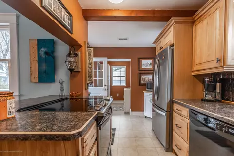 202 N Logan St, Dewitt, MI 48820 photo 12