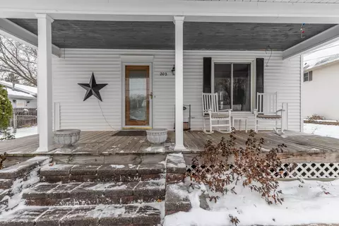 202 N Logan St, Dewitt, MI 48820 photo 2