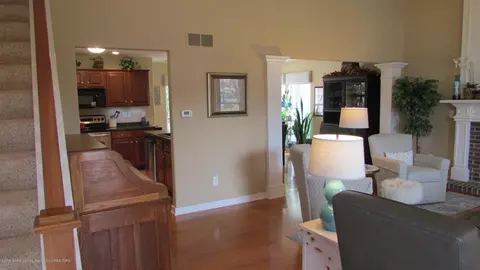 352 E Bailey Cir, Mason, MI 48854 photo 6