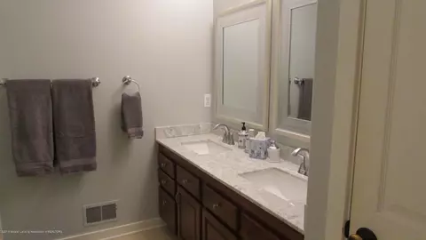 352 E Bailey Cir, Mason, MI 48854 photo 22