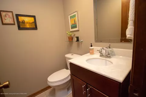 885 Moss Glen Cir, Haslett, MI 48840 photo 15