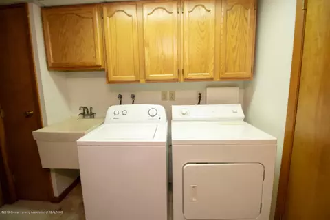 885 Moss Glen Cir, Haslett, MI 48840 photo 23