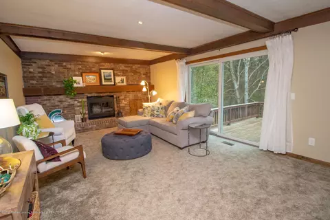 885 Moss Glen Cir, Haslett, MI 48840 photo 4
