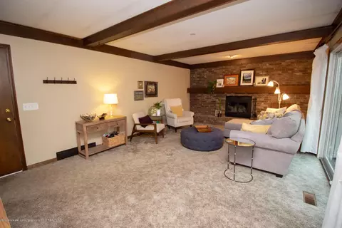 885 Moss Glen Cir, Haslett, MI 48840 photo 3