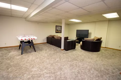 885 Moss Glen Cir, Haslett, MI 48840 photo 24