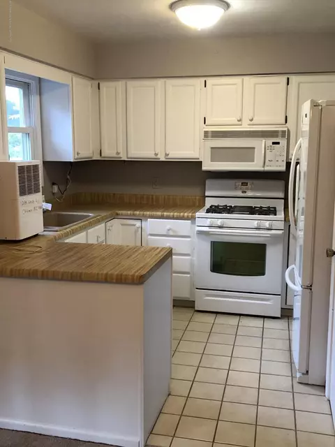 1289 Hatch Rd, Okemos, MI 48864 photo 5